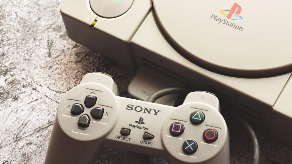 Antigua consola PlayStation de Sony Entertainment
